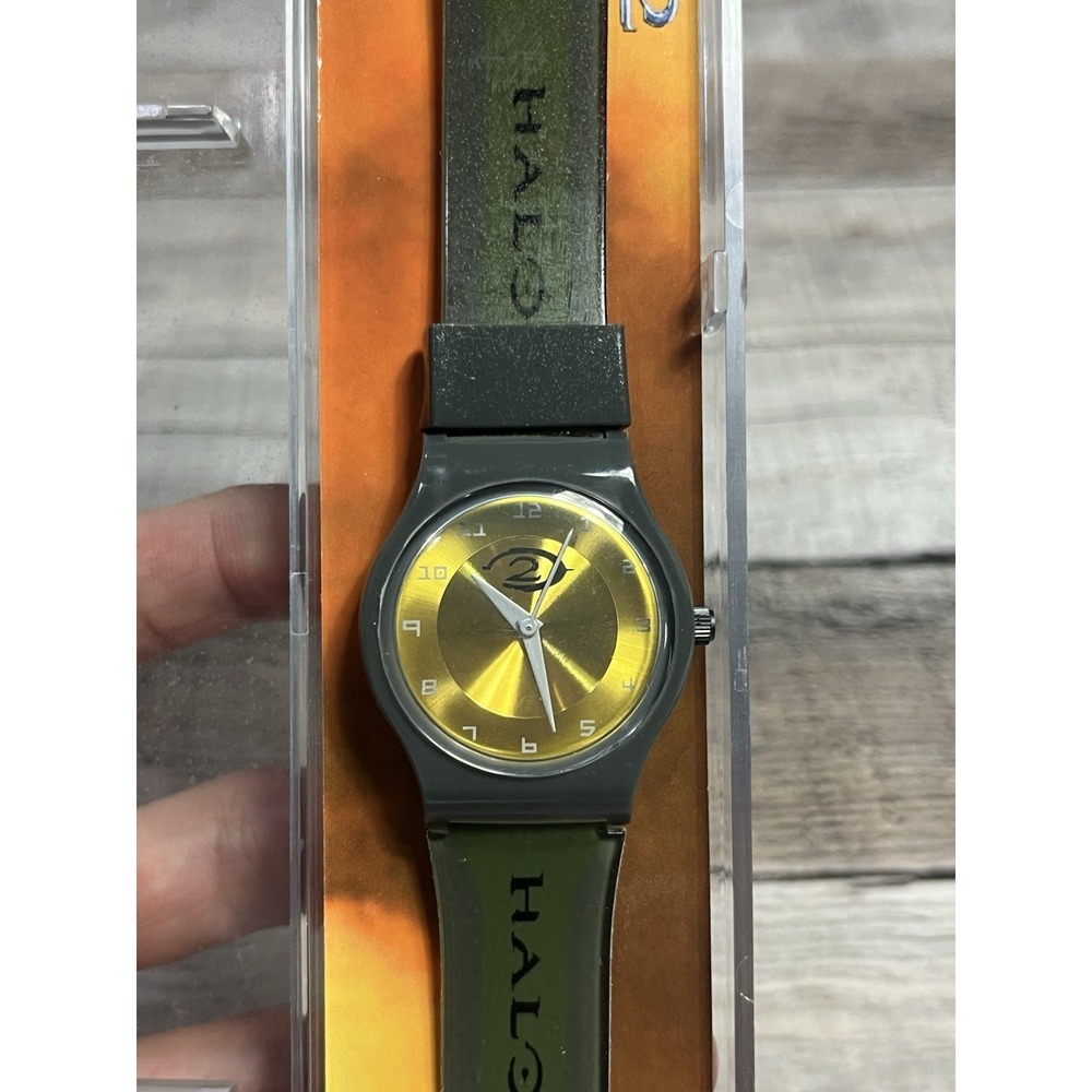 Halo 2 Watch Green Gold Face Circuit City Video Game Promo Bungie - Picture 3 of 6